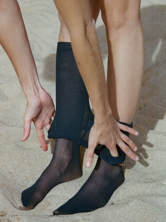 Ritsch Sisters, I find them really pleasant to hold (2025) 1