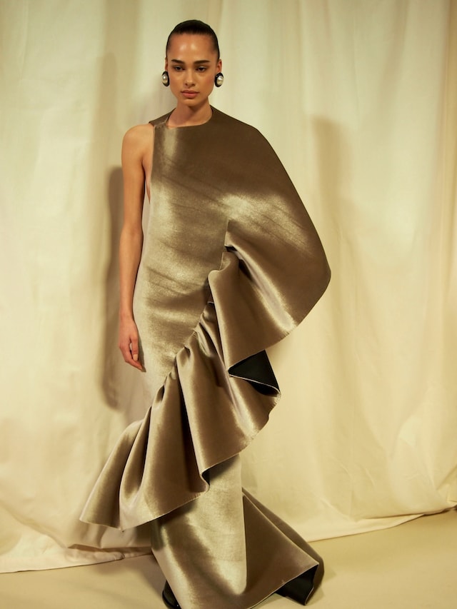 Schiaparelli SS25 backstage 17