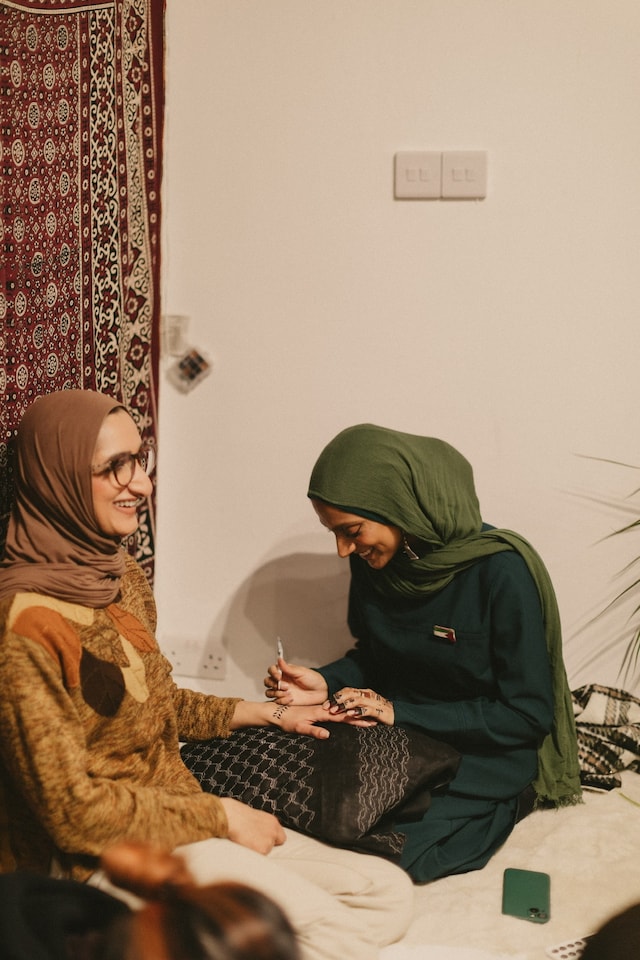 Huq That, Henna Collective 12