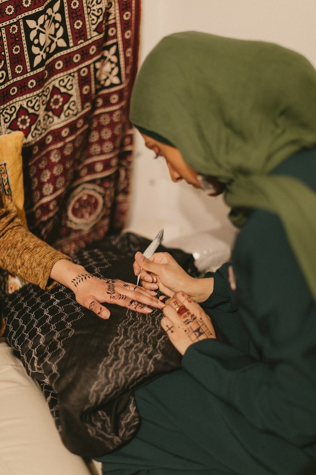 Huq That, Henna Collective 13