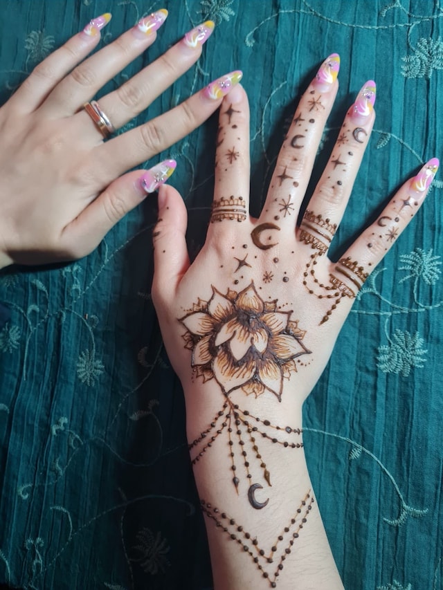 Huq That, Henna Collective 34