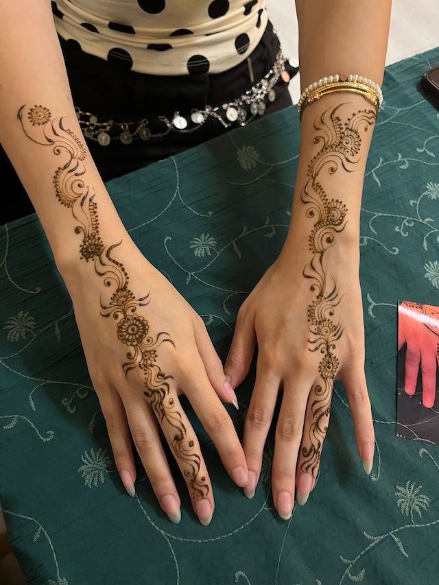 Huq That, Henna Collective 44