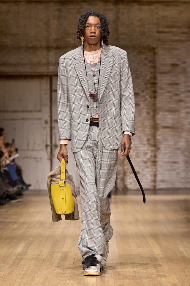 Coach AW25 17