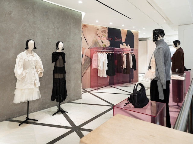 SIMONE POPS INTO SELFRIDGES