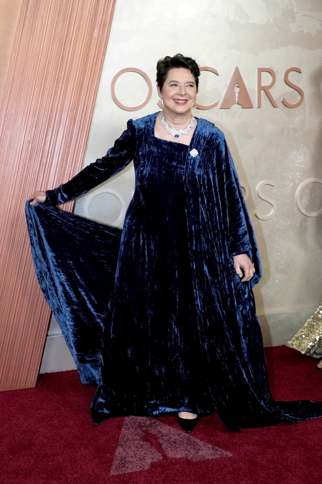 Isabella Rossellini in Dolce &amp; Gabbana Oscars 2025 best dres 22