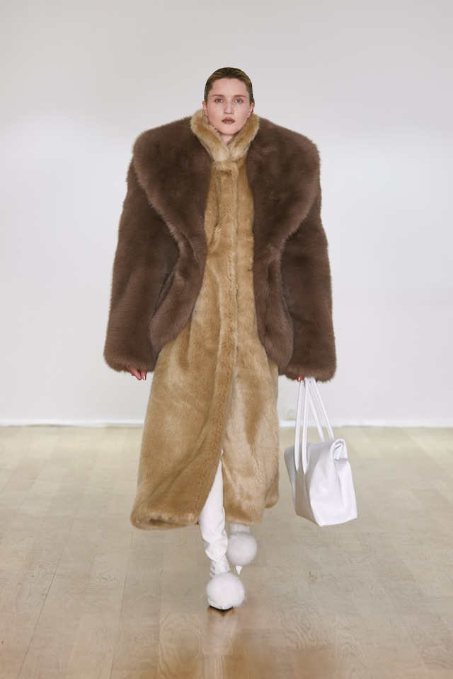 Abra AW25 16