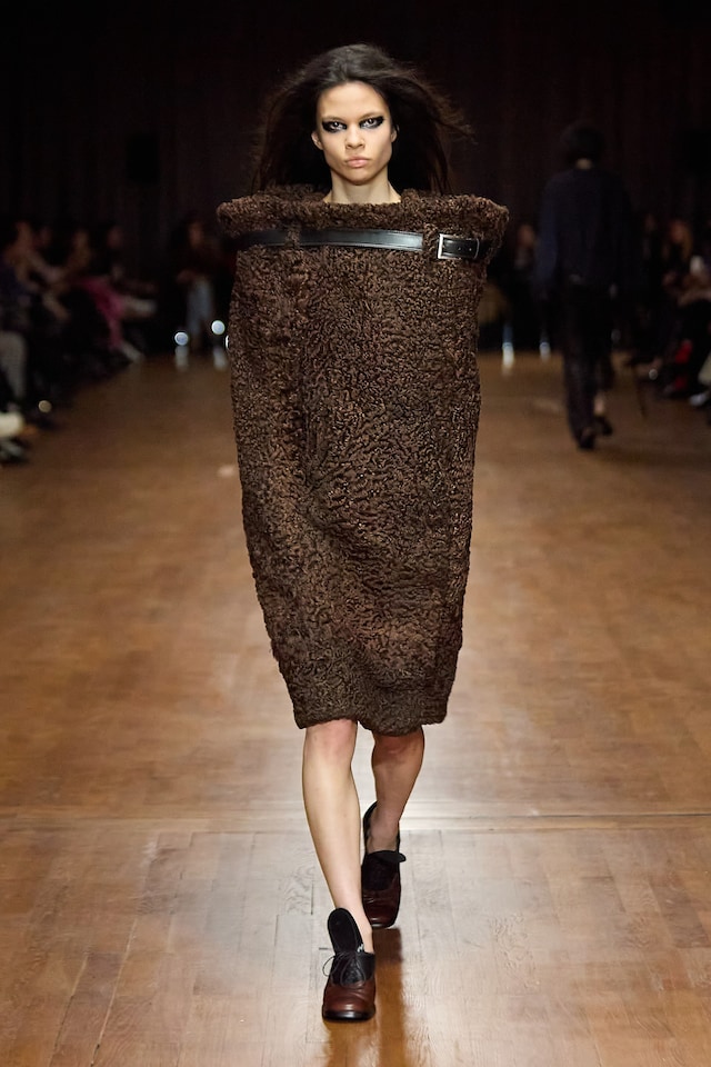 Hodakova AW25 10