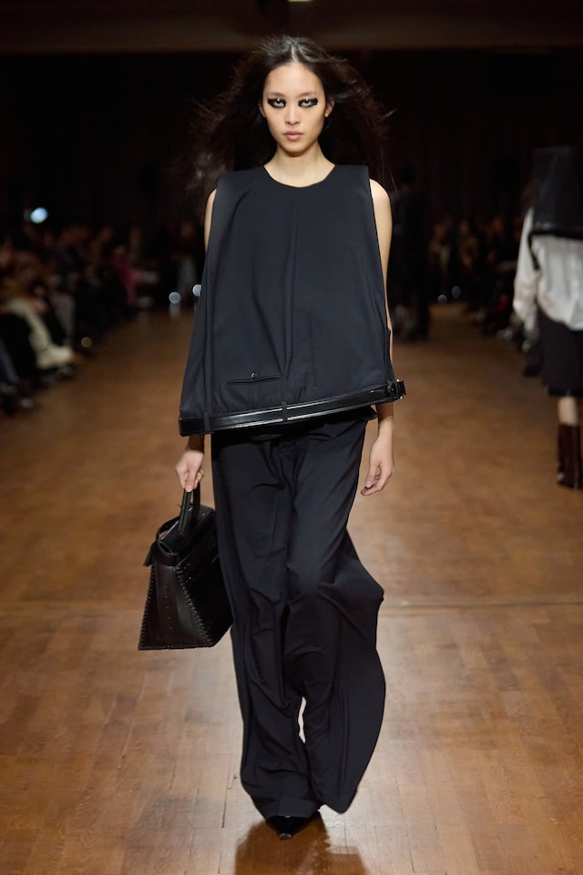 Hodakova AW25 16