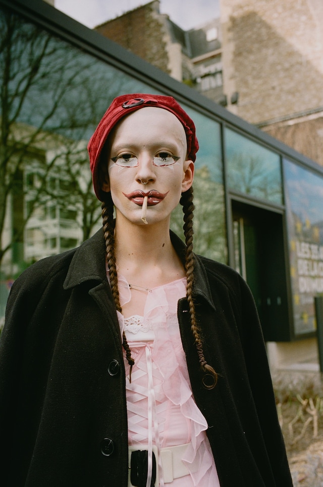 Portraits of young Parisians 0