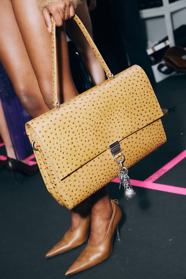 Poulaines on the AW25 runway 1