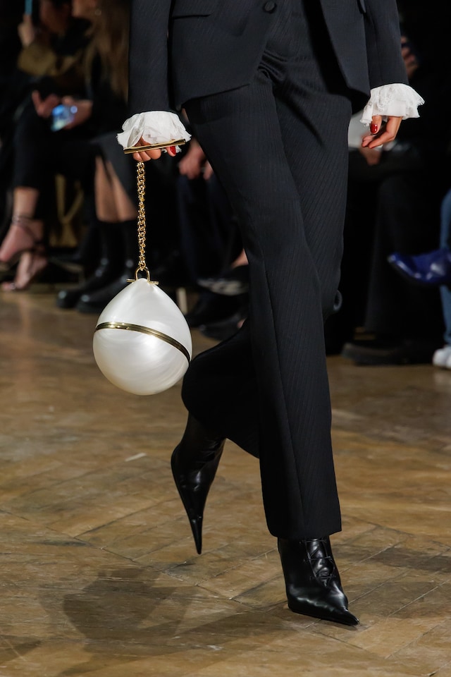 Poulaines on the AW25 runway 15