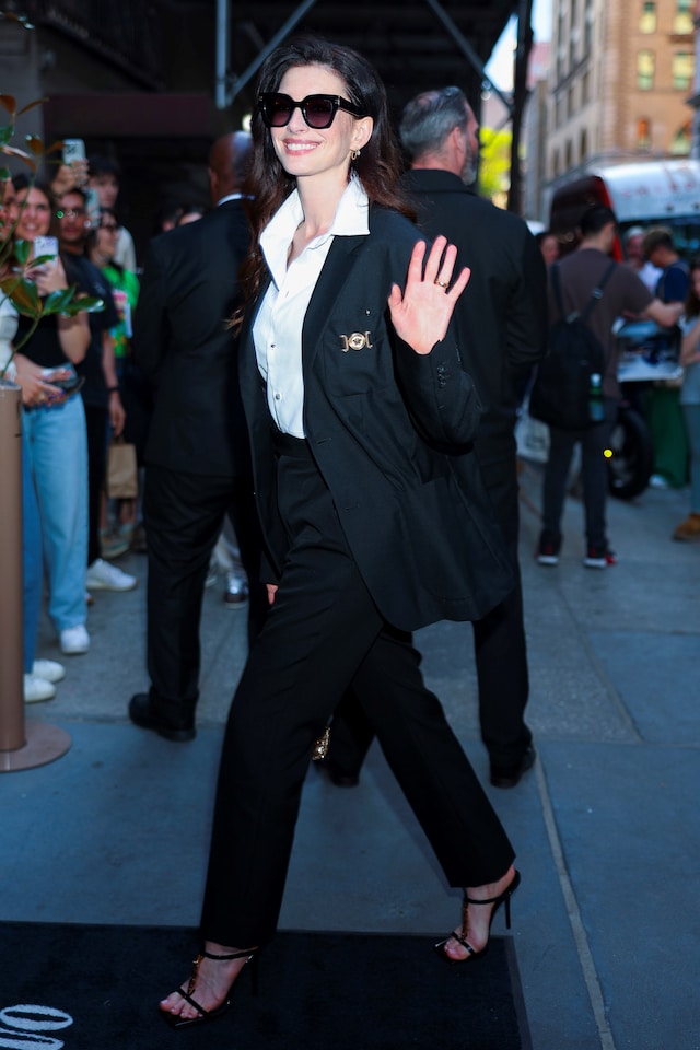 Pre-Met Gala pap walk 12