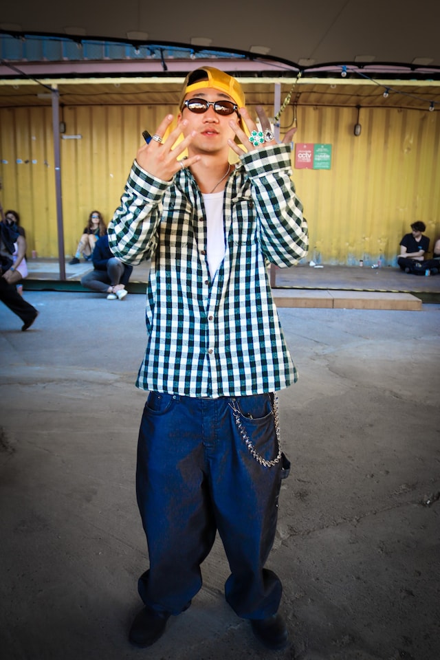 Live from Earth street style 0