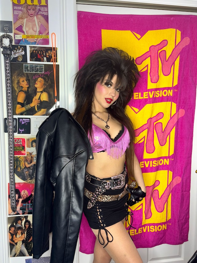 The young 80s lovers 18