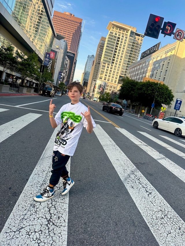 Dylan&#39;s T-Shirt ClDylan, the founder of Dylan&#39;s T-Shirt Club 2