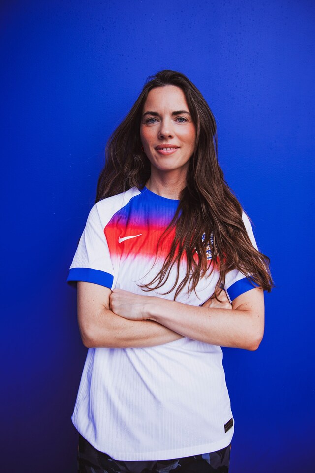 Lioness fans Nike 13