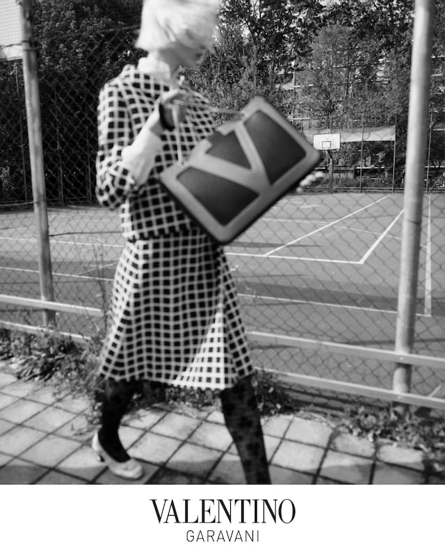 VALENTINO LAUNCHES VIVA SUPERSTAR BAG CAMPAIGN 