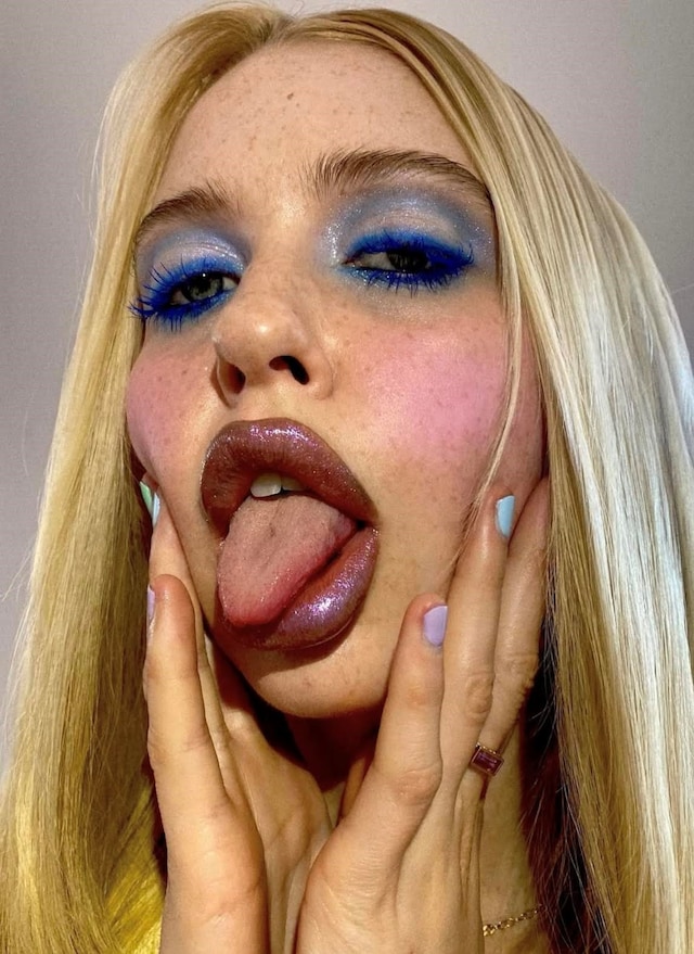 Community Alexandra French makeup artist 1