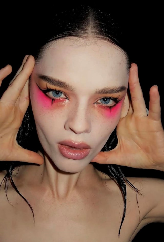 Community Alexandra French makeup artist 6