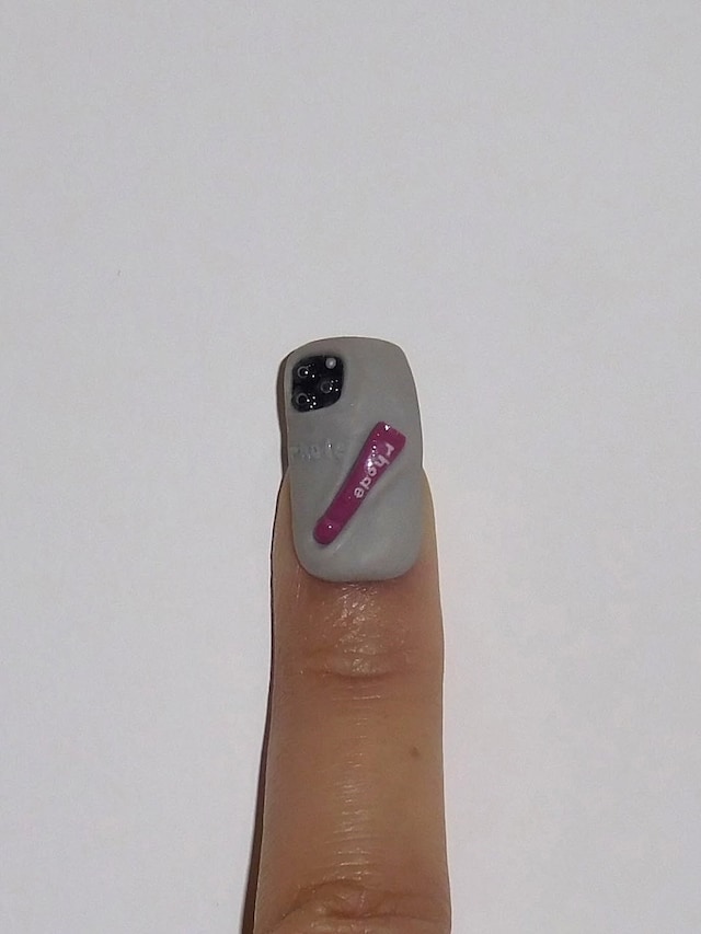  Angel My Linh, nail artist 21