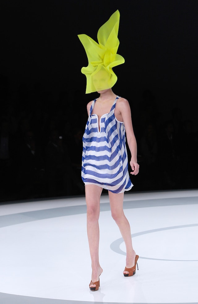 Hussein Chalayan SS09 11