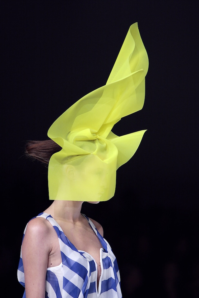 Hussein Chalayan SS09 15
