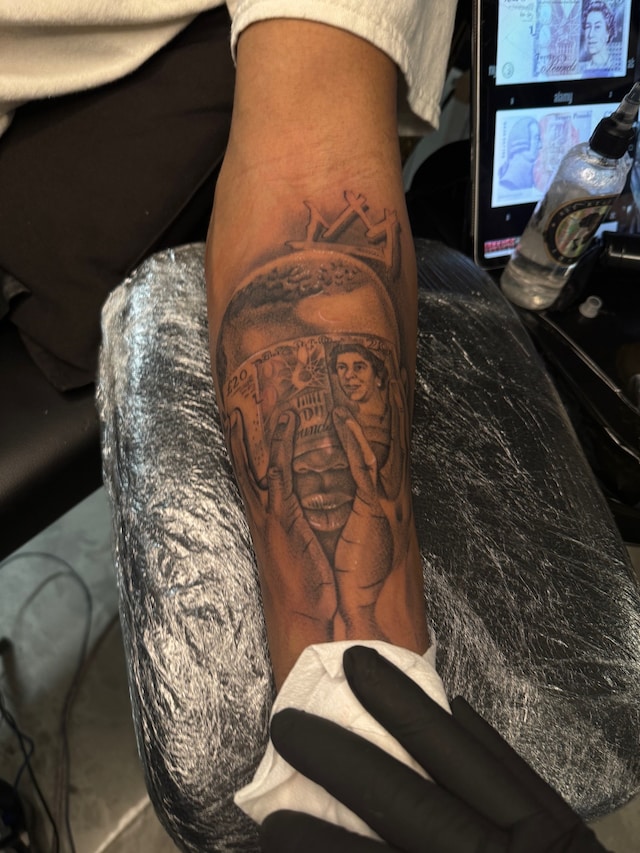 AFRODERM tattoo convention Black skin 45