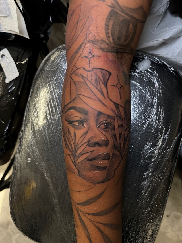 AFRODERM tattoo convention Black skin 46