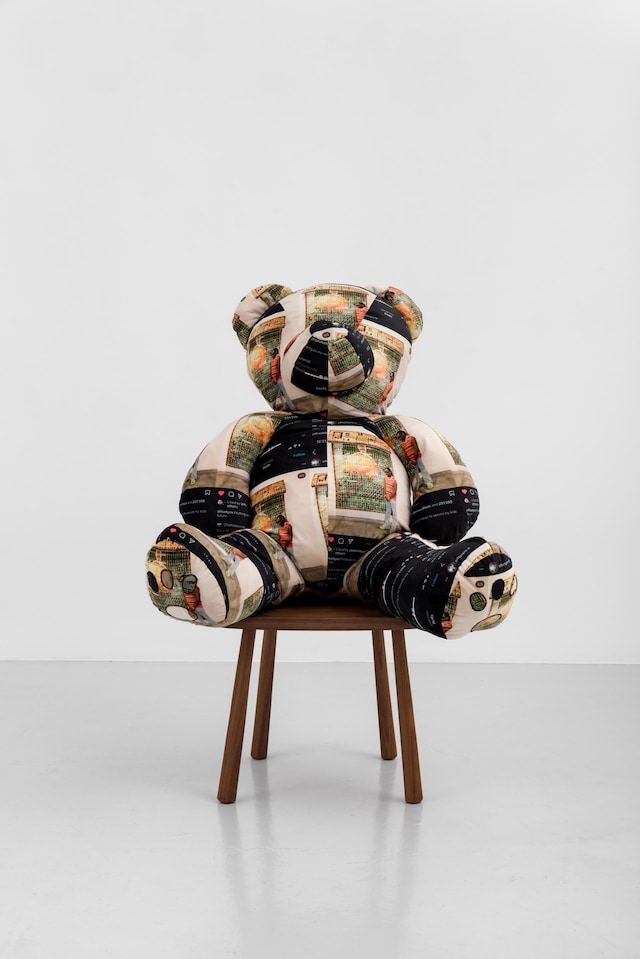 Rose Easton, Frieze 225 15