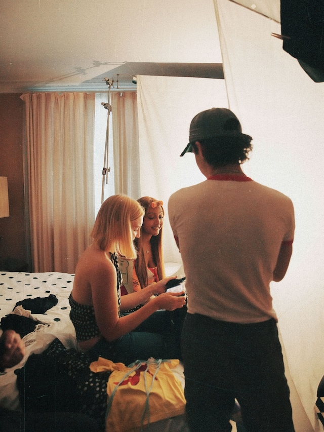 PinkPantheress JT Noises music video behind the scenes 9