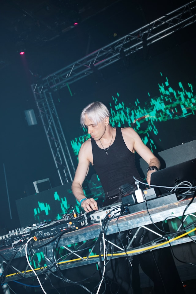 Zlata Mechetina Spotlight 6