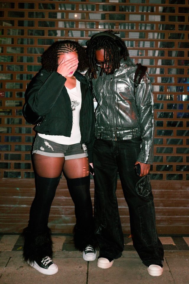 2hollis London street style 10