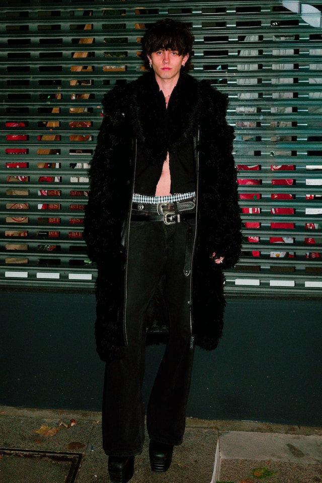 2hollis London street style 23