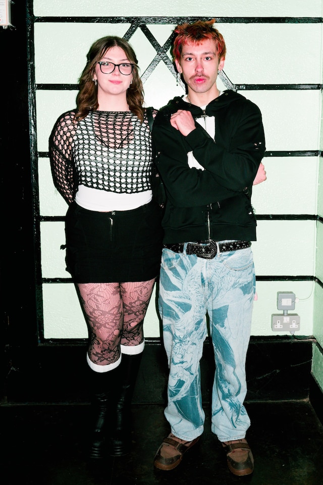 2hollis London street style 31