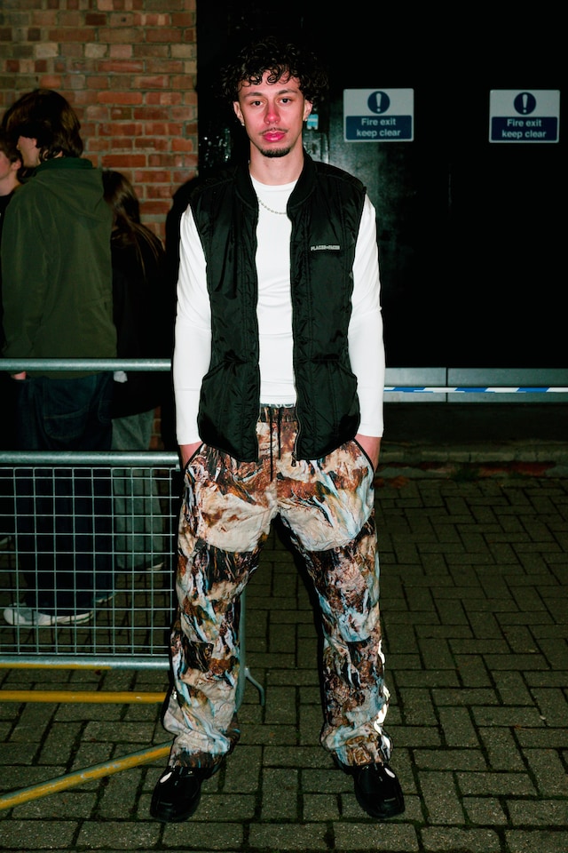 2hollis London street style 43