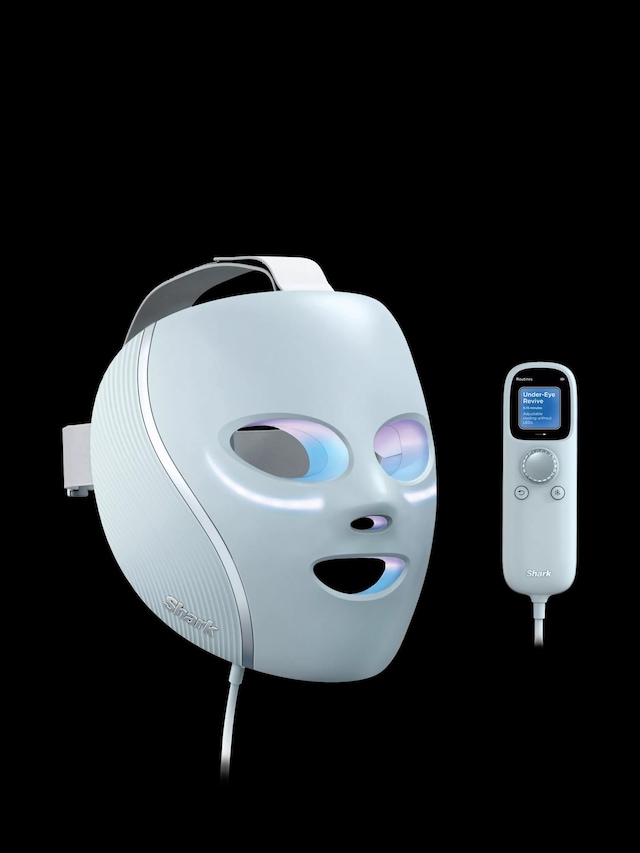 LAMIA BARAKAT, SOCIAL EDITOR