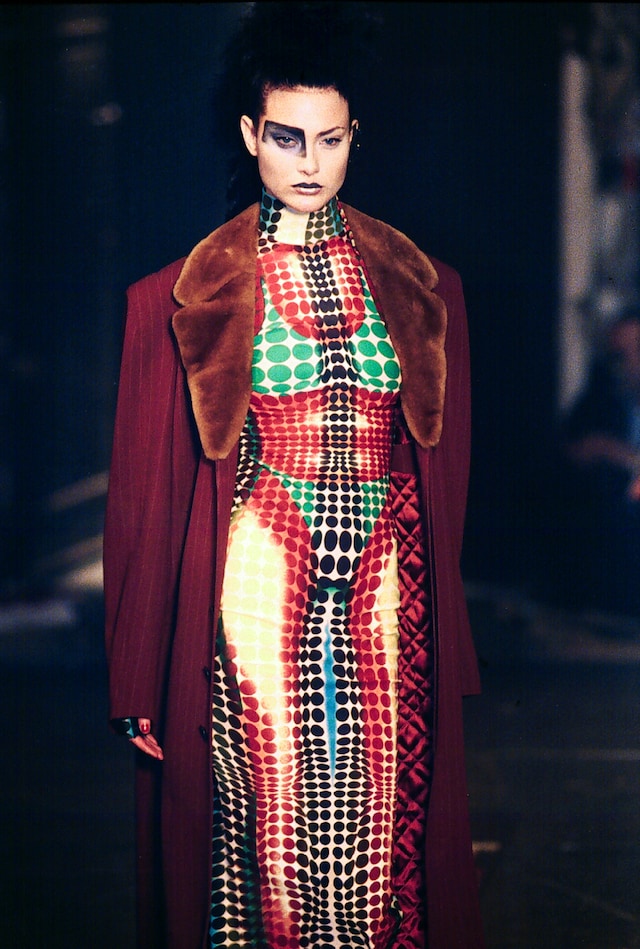 Shalom Harlow iconic catwalk moments 15