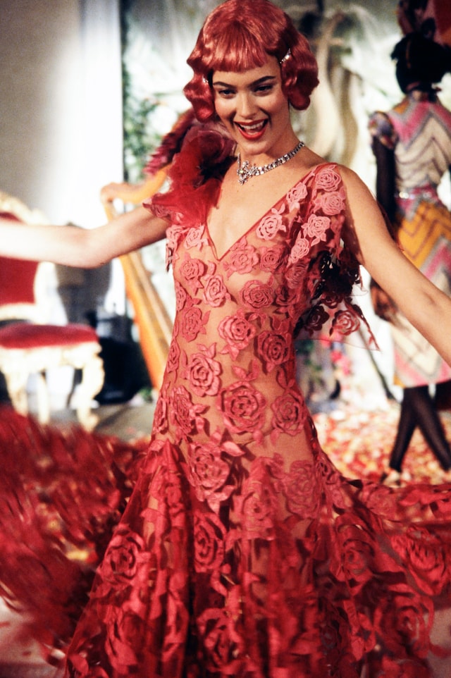 Shalom Harlow iconic catwalk moments 5