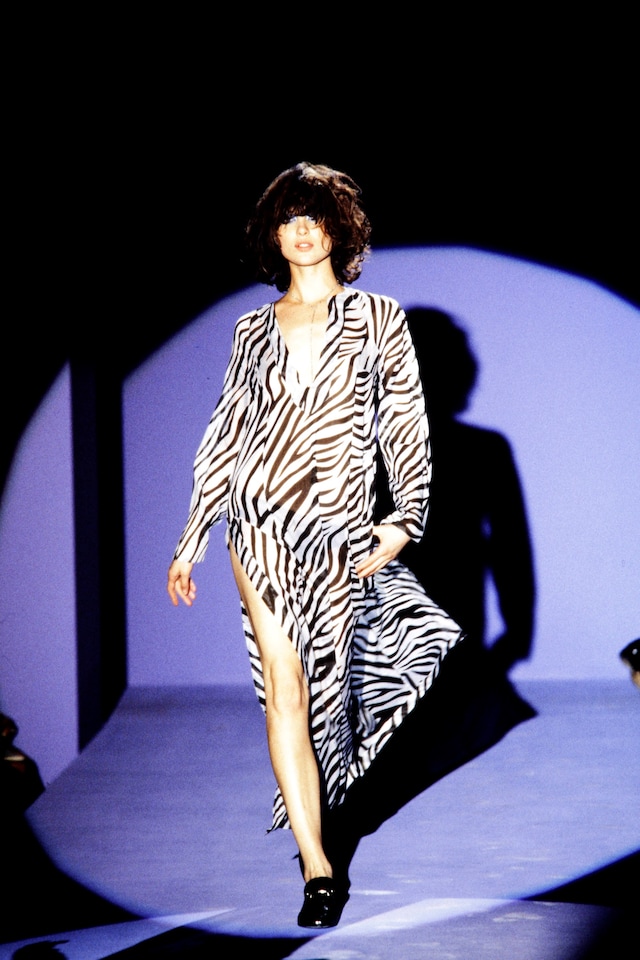 Shalom Harlow iconic catwalk moments 4