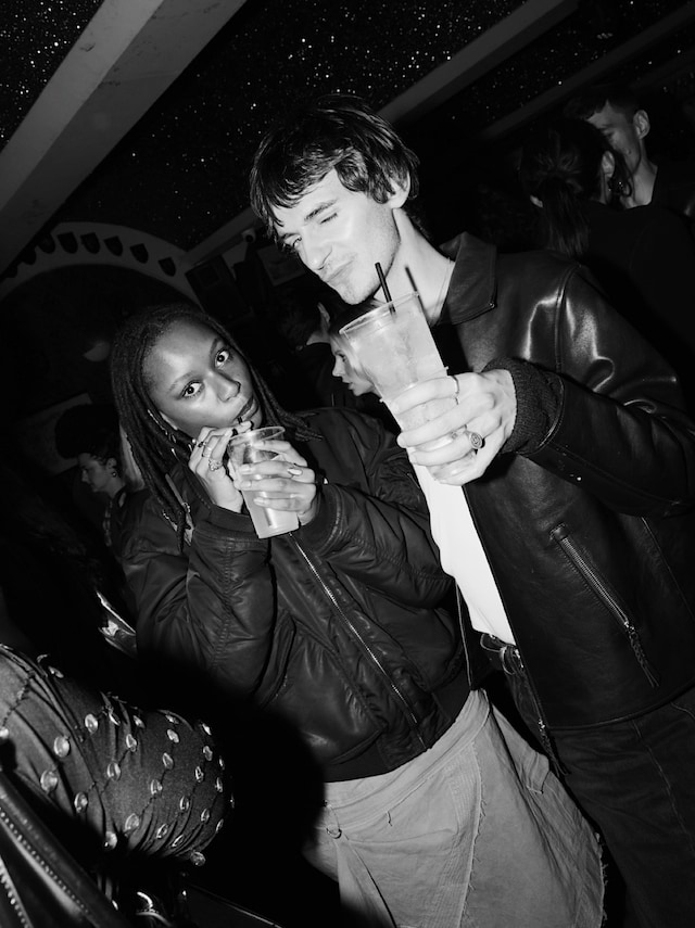 03A0BD6B-CDBD-4C4E-8939-FF5917E3C9D6 24