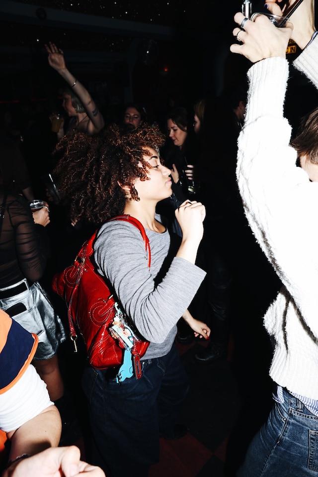 19B066F2-8199-4098-91CD-85CB259D56F7 41