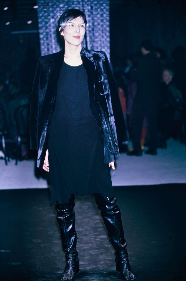 AW 2001_Over the knee tabi boots 4
