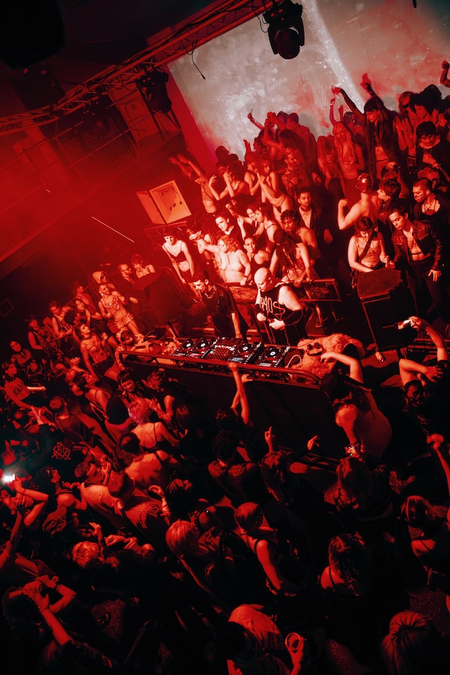 Courteney Frisby Spotlight 4