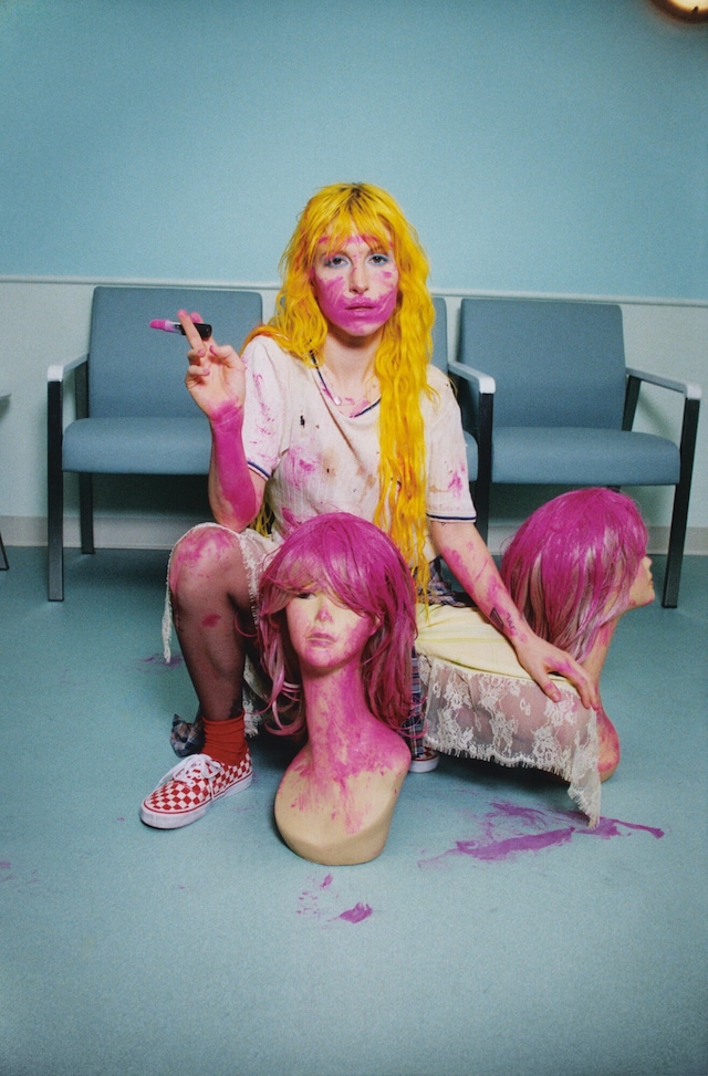 SP26_Lifestyle_Authentic_Hayley_Williams_VN000EGAR 0