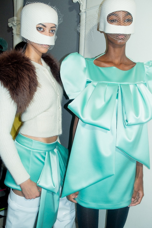 Masks on the AW26 runway 0