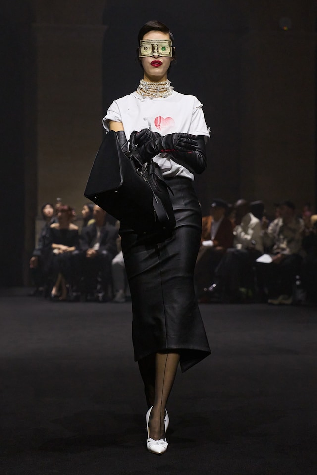 Masks on the AW26 runway 13