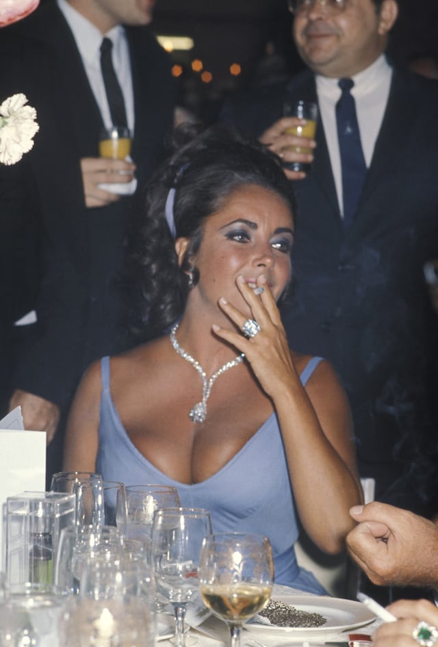 The best vintage beauty looks at the Oscars 12