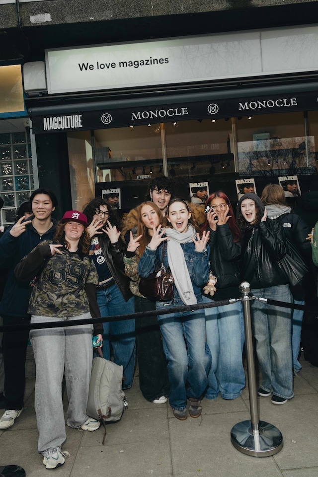 Beabadoobee Dazed cover signing 7