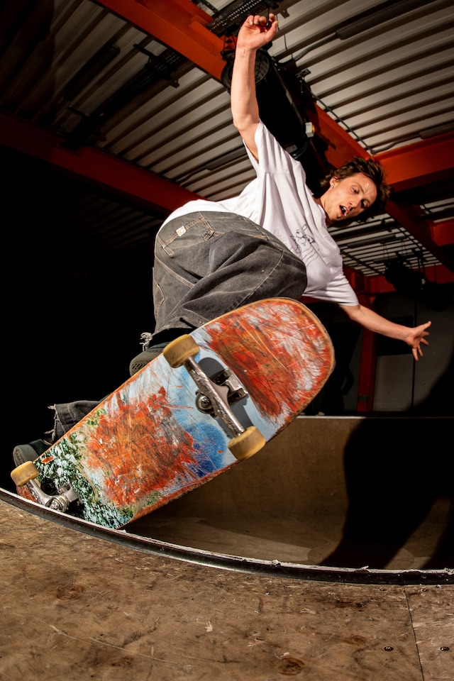 Dazed Club x Samsung skate session 18