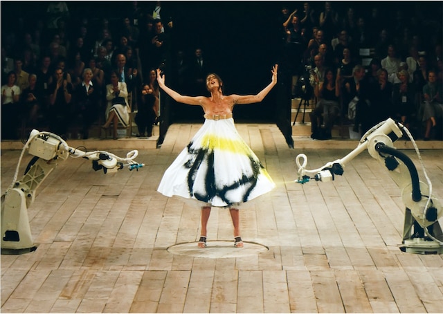 Catwalk_ Alexander McQueen Spring_Summer 1999